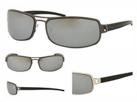 Load image into Gallery viewer, Four views show the Sonnenbrille Sportbrille Freizeitbrille with silbern verspiegelte 400UV Gläser and schwarzen Muster-Bügeln vor weißem Hintergrund. Die nickelfreien Metallrahmen und der UV-Schutz sorgen für optimalen Komfort.
