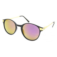 Cargar imagen en el visor de la galería, The Sonnenbrille rund Vintage Panto 400UV im John Lennon Stil bietet goldene Metallbügel, schwarze Rahmen und gelb-lila verspiegelte Gläser. UV-Schutz 400, präsentiert vor weißem Hintergrund.
