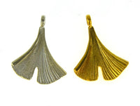 Load image into Gallery viewer, Anhänger Silber 925 vergoldet Ginkgo Blatt 25mm
