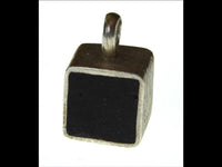 Load image into Gallery viewer, Anhänger Silber 925 Würfel crushed Stein 10mm
