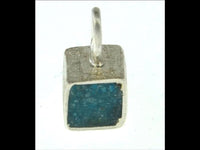 Load image into Gallery viewer, Anhänger Silber 925 Würfel crushed Stein 5mm
