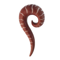 Load image into Gallery viewer, Tribal Holz Pircing Expander, braune Spirale mit weißem Boneinlay und mit langgezogener Spitze, aus Tamarindholz, 10 mm, Plug, Tunnel, Ohrhänger, Ohrstecker
