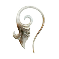 Load image into Gallery viewer, Perlmutt Piercing Spiral Hook 2mm Expander Muschel filigran handgeschnitzt Ohr
