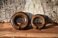 Load image into Gallery viewer, Ohr Piercing Parasitholz Holz Ohrgewicht Ring Donut
