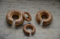 Load image into Gallery viewer, Ohr Donut Piercing griechisch Jackfrucht Holz
