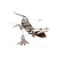 Load image into Gallery viewer, Silberanstecker Silberbrosche Unisex Schmuck Anstecker Brosche 925 Sterling Silber Gekko Spiral Muster Maul offen
