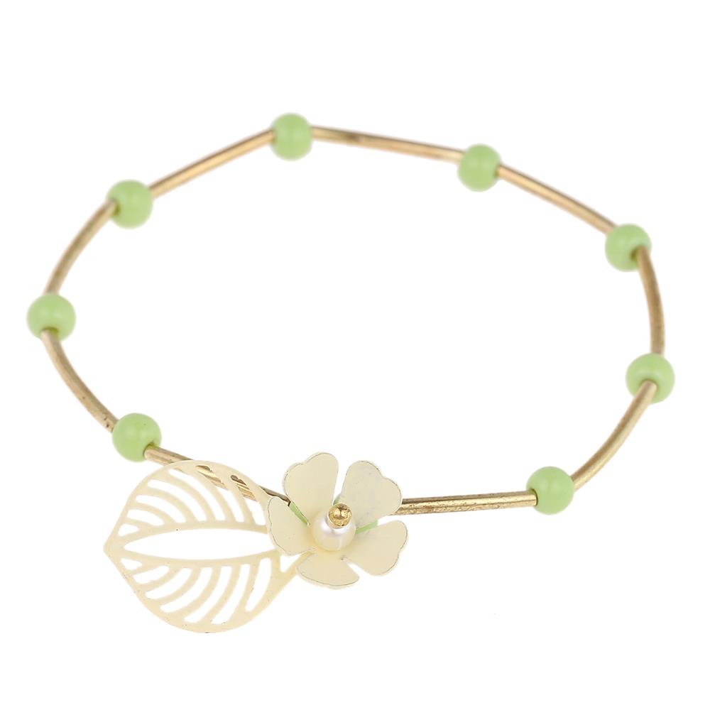 Armband Brass Perlen grün Brass Röhren Blume geöffnet weiß bemalt