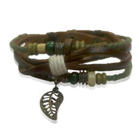 Cargar imagen en el visor de la galería, Surfer Lederarmband grün Blatt Bündel Bänder Holz Brass verstellbar Leder Schnur nickelfrei
