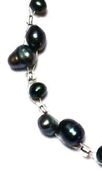 Cargar imagen en el visor de la galería, Armband grün metallic schwarz Perlen Glasperlen Edelstahl Damen Glitzer Schmuck verstellbar
