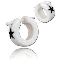 Cargar imagen en el visor de la galería, Bone Pin-Ohrringe handbemalt Stern schwarz weiß Pin-Creolen Holz Horn Pin 14 mm
