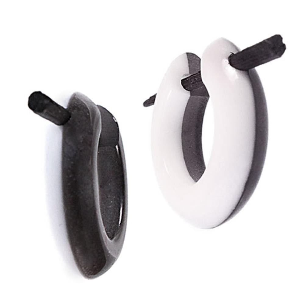 Horn Pin-Ohrringe schwarz weiß Streifen Creolen Holz Pin 14 mm handgeschnitzt