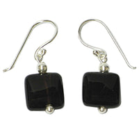 Load image into Gallery viewer, Ohrringe, Schwarz, aus Onyx, quadratisch, 925er Sterlingsilber-Bügel, 3cm lang, 2cm breit
