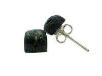 Load image into Gallery viewer, Lavasteinohrstecker, quadratisch, 6mm schwarz porös
