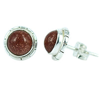 Load image into Gallery viewer, Ohrstecker Sandstein rund Braun Glitzer Kerben 8mmØ eingefasst 925er Sterlingsilber
