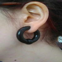 Load image into Gallery viewer, Ball Closure Piercing Klemmkugel Ring schwarz Acryl
