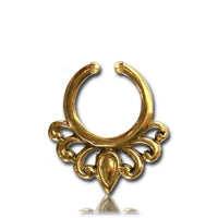 Load image into Gallery viewer, Septum Fake Piercing Nasenringe Halbbögen Tropfen 1,6 mm goldfarben nickelfrei antik exotisch
