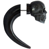 Cargar imagen en el visor de la galería, Tribal Horn Fake Piercing Totenkopf Kralle schwarz 8 mm Durchmesser Tribal Ohrstecker Ohrring
