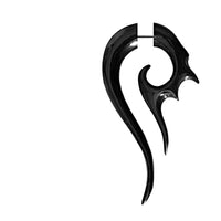 Cargar imagen en el visor de la galería, Tribal Horn Fake Piercing schwarz Spikes Spirale Buffalo 6 mm Ohrstecker Edelstahl Ohrring Organic
