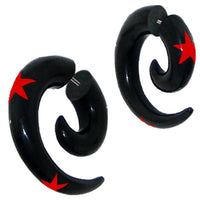 Load image into Gallery viewer, Fake Piercing, Horn Spirale, schwarz mit rotem Bone-Sterneinlay, Expander, Ohrhänger, Ohrstecker, Ohrring
