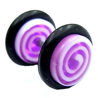 Cargar imagen en el visor de la galería, Fake Piercing Plug Tunnel Ohrstecker Unisex Acryl Scheibe Schmuck Gummiring pink weiß Spirale 10 mm
