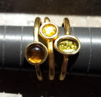 Load image into Gallery viewer, Set drei Silberringe matt vergoldet gehämmert Zirkonia
