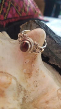 Load image into Gallery viewer, Silberringe Granat Seile Spiralbögen Kreise oval 925
