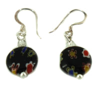 Load image into Gallery viewer, Muranoglas Glas Ohrringe 10 mm Scheibe schwarz Muster Blumen 925er Silber
