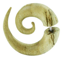 Load image into Gallery viewer, Fake Piercing Ohrring Spirale hell gemasert Bananenholz
