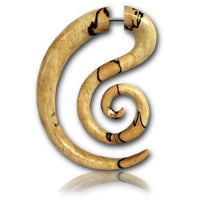 Load image into Gallery viewer, Fake Piercing Tamarinden Holz Bogen Spirale 45 mm Plug Ohrstecker hell schwarz gemasert
