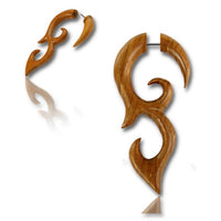 Cargar imagen en el visor de la galería, Fake Holz Piercing verschnörkelt Fragezeichenform Teak Wood nickelfrei Edelstahl Ohrstecker Organic
