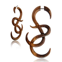 Cargar imagen en el visor de la galería, Fake Piercing Siame Holz braun gemasert 1 mm verschlungene S-Formen
