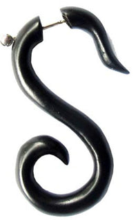 Cargar imagen en el visor de la galería, Tribal Spirale Schwan Ohrring Sono Holz schwarz Fake Piercing Ohrstecker Edelstahl 1 mm
