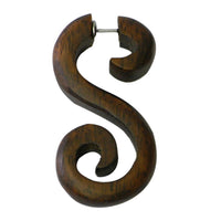 Cargar imagen en el visor de la galería, Tribal S-Form spiralig Ohrring Sono Holz Edelstahlbügel braun Fake Piercing 1 mm
