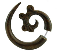 Load image into Gallery viewer, Tribal Fake Piercing Holz verziert Spirale Unisex handgeschnitzt Sonoholz Edelstahlbügel Organic
