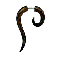 Cargar imagen en el visor de la galería, Tribal Fake Piercing Fragezeichen schwarz braun Kokosholz Eisenholz Ohrstecker Ohrring Edelstahl
