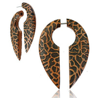 Load image into Gallery viewer, Fake Piercing Ohrring Holz Tropfen braun Alien Ei
