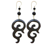 Load image into Gallery viewer, Tribal Spirale Ohrringe aus Sono Holz, Fish tail, Edelstahlbügel
