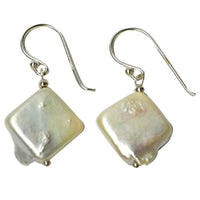 Cargar imagen en el visor de la galería, Perlen Ohrringe weiß schillernd Quadrat 925er Sterling Silber Perlenohrringe Perl Shell
