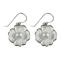Load image into Gallery viewer, Blumen Perlen Ohrringe 925er Sterling Silber Adern Zuchtperle (1A Naturqualität) Perlenohrringe
