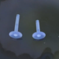 Cargar imagen en el visor de la galería, Bio Plastik Labret Piercing Bioacryl klar Ersatz Stecker
