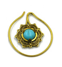 Load image into Gallery viewer, Piercing Ohrhänger Messing Lotus Spirale Türkis Stein

