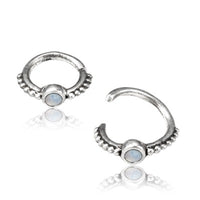 Load image into Gallery viewer, Piercing Ring 925 Silber Septum Lobe Ohr Opal weiß Punkte
