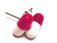 Load image into Gallery viewer, Ohrstecker Pille Tablette lila weiß Edelstahl Unisex Schmuck Ohrringe
