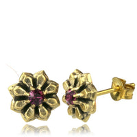 Load image into Gallery viewer, Messing Stein Kristall Ohrstecker gold Blümchen 10mm
