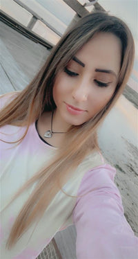 Load image into Gallery viewer, Nasenstecker silber Edelstahl dreickig weiß Zirkonia
