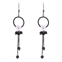 Cargar imagen en el visor de la galería, Brass Ohrringe silberfarben Kreis Stoff schwarz kleine Blume weiß Anhänger
