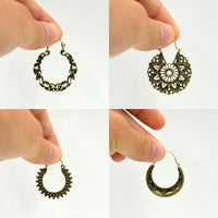 Load image into Gallery viewer, Messing Ohrringe gold Blume antik Bogen Piercing
