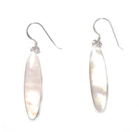 Cargar imagen en el visor de la galería, Damen Ohrringe 33 mm Ohrhänger weiß oval Perlmutt 925 Sterling Silber eingefasst lang
