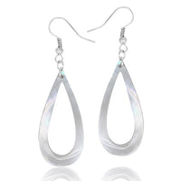 Cargar imagen en el visor de la galería, Perlmutt Muschel Ohrringe 36 mm Tropfen hohl Edelstahl nickelfrei weiß schillernd
