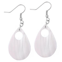 Cargar imagen en el visor de la galería, Perlmutt Muschel Ohrringe 33 mm Tropfen Loch Edelstahl nickelfrei weiß schillernd
